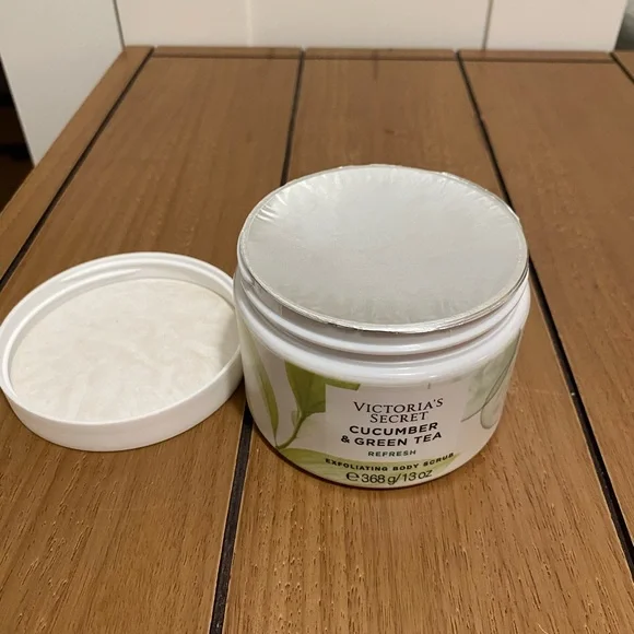 NEW Victoria's Secret Cucumber & Green Tea Refresh Exfoliating Body Scrub 13 oz - Picture 4 of 4